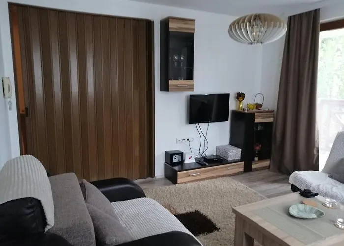 Kosuta, Διαμέρισμα